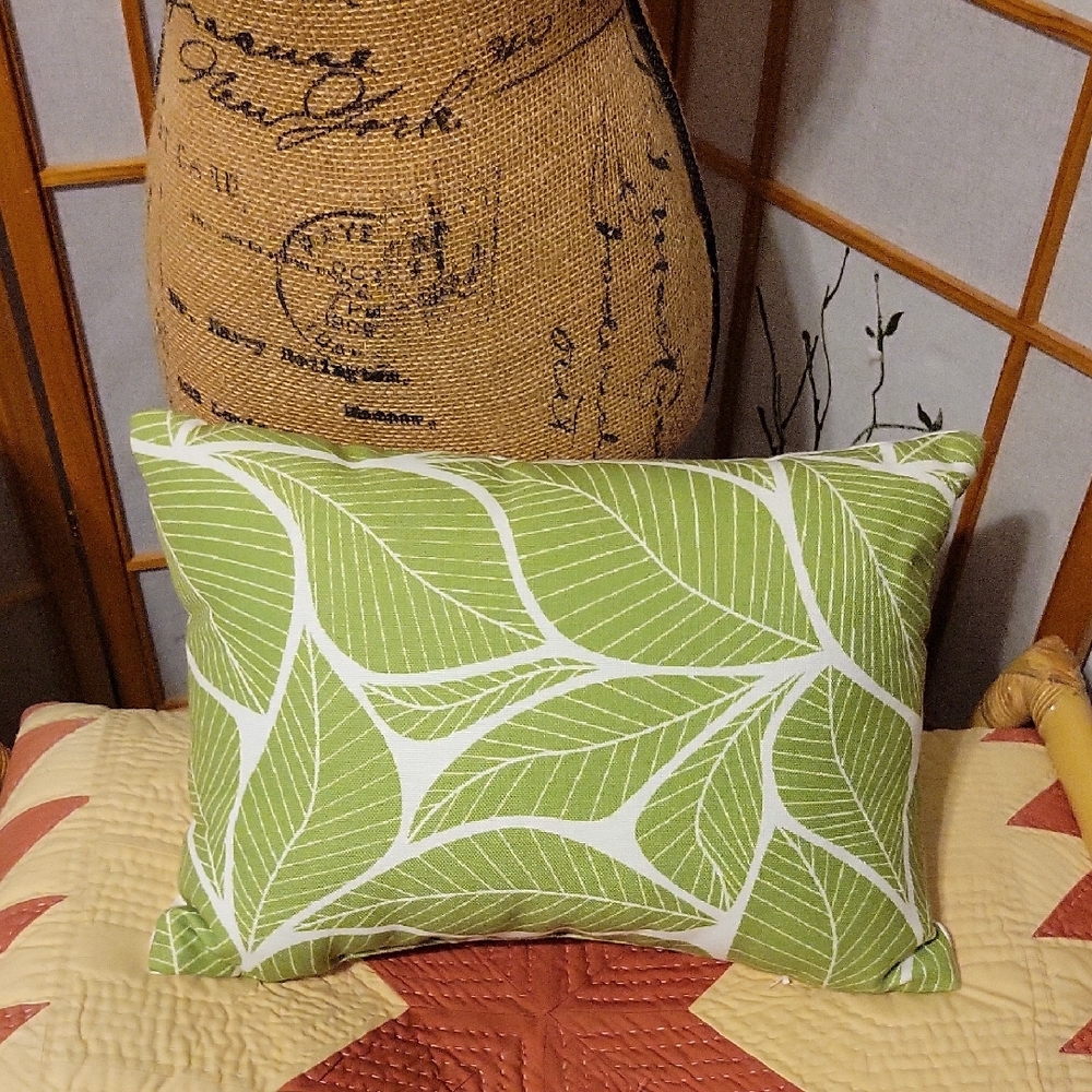 🌿Jungle Leaf Pillow 🌿